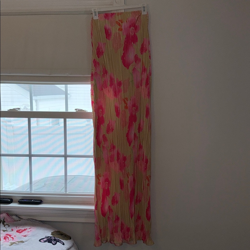 Elegant Pink Floral Strapless Dress - Picture 5 of 7